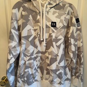 Under Armour Women’s Pullover Fleece Hoodie Large Grey
Freedom